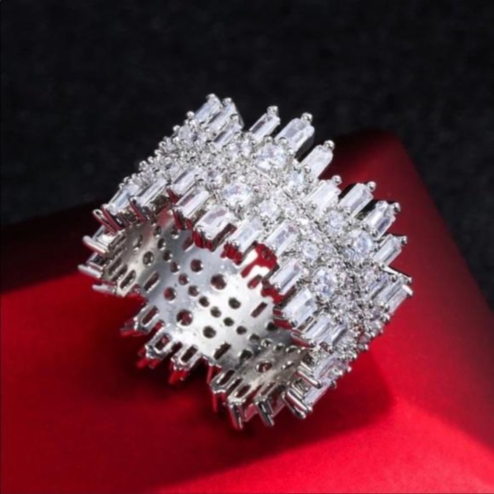 SQUARE 925 STERLING SILVER DIAMOND RING, CUTE RING, SHINY RING. - Picture 5 of 7